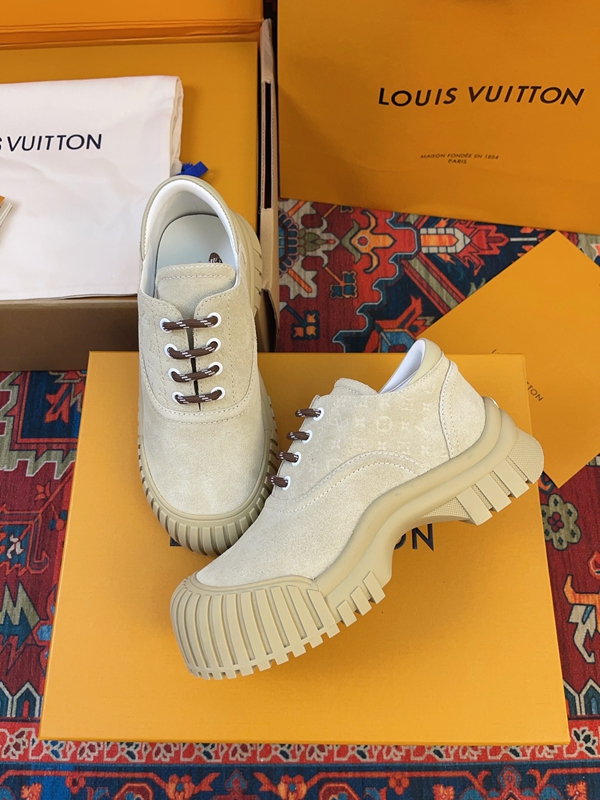 ルイヴィトン靴背面デザイン